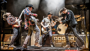 Image of Willie Nelson & Family / Neil Young & the Chrome Hearts